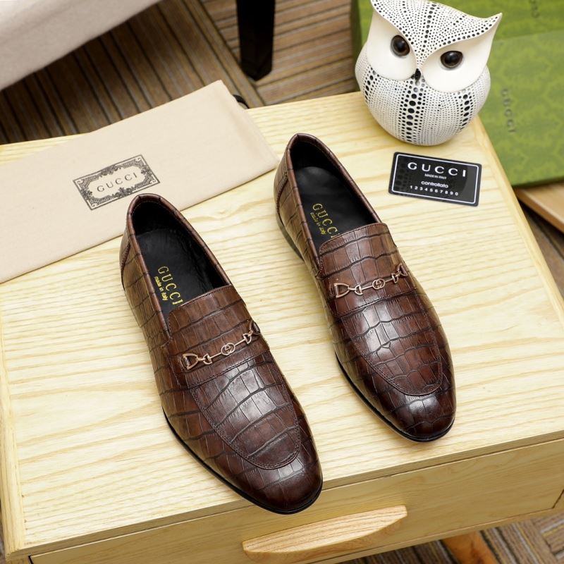 G*u*i leather shoes